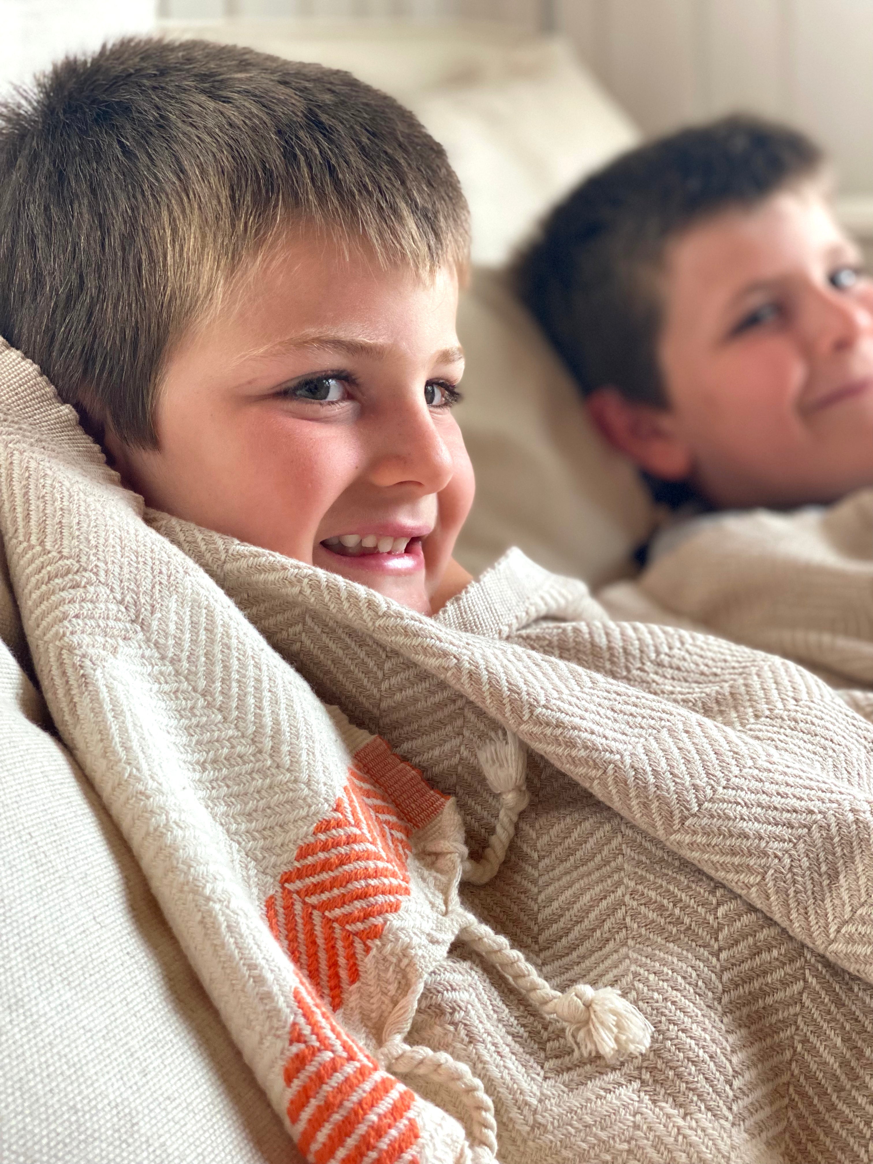 Pipa Sustainable Hand-loomed Throw Blanket - Beige 4