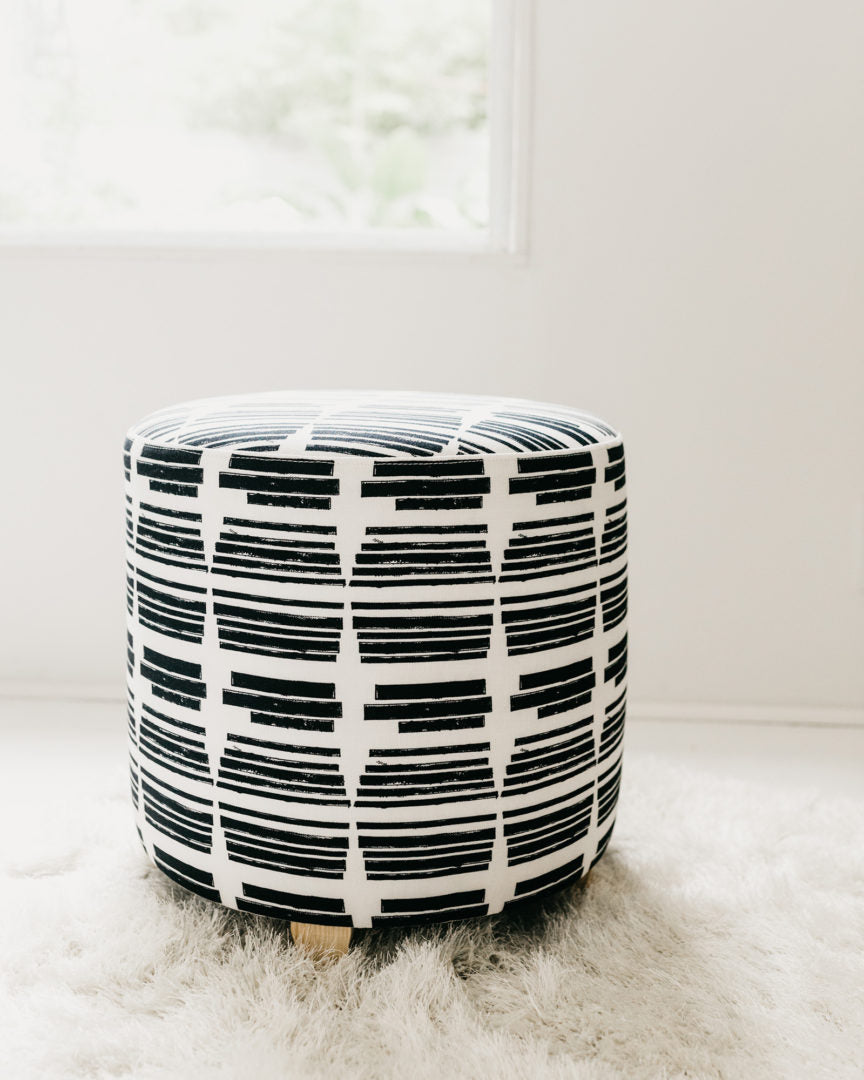 Marguerite in Clairvoyant Large Round Ottoman 3