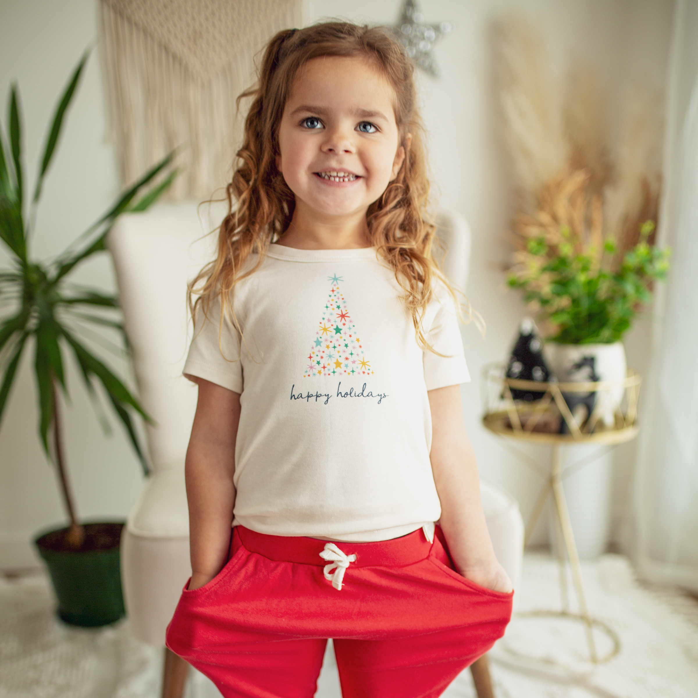 graphic tee | happy holidays tree 3