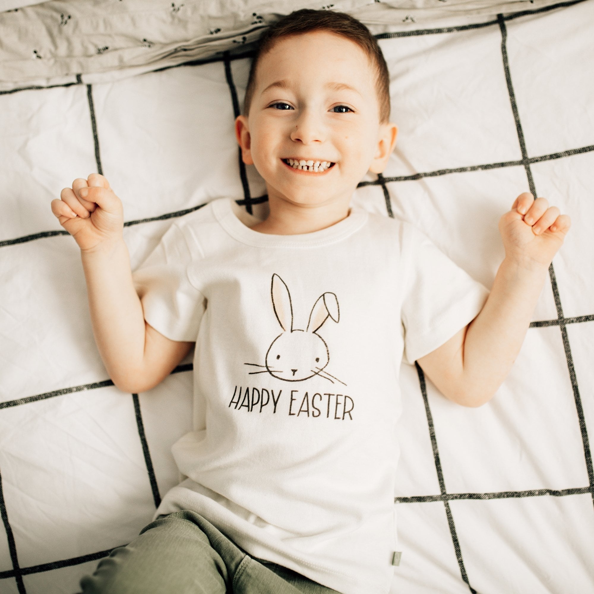 graphic tee | happy easter 4