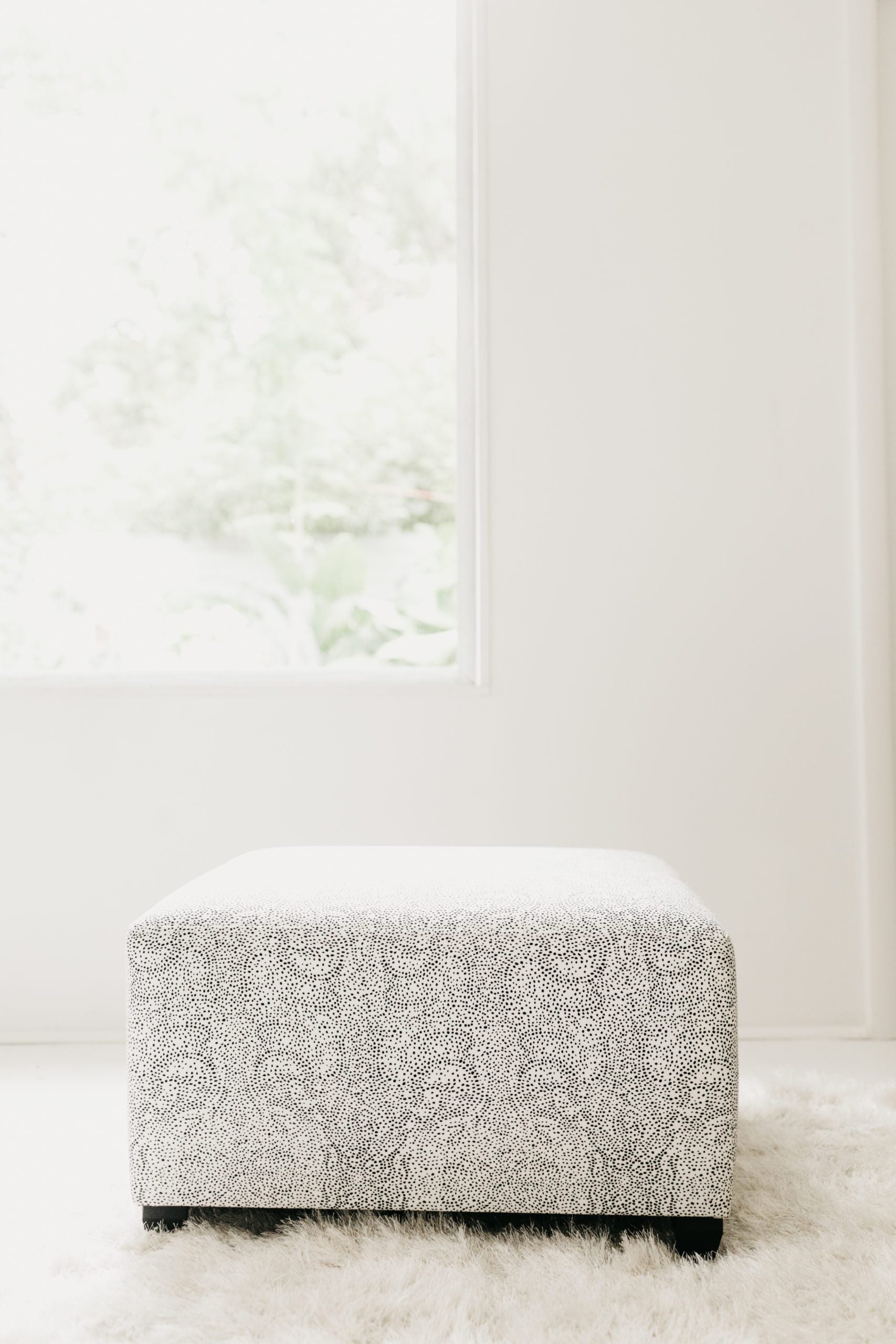 Palizada in Albatross 25" x 27" x 15" Large Ottoman 4