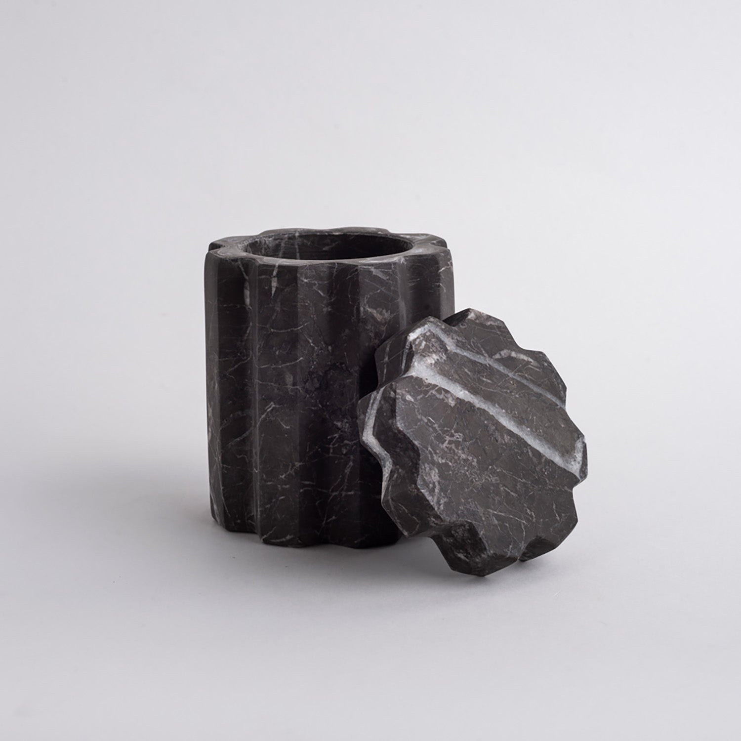 Tauro Container - Black Marble 4