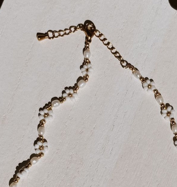 Freshwater Pearl and Flower Beaded Necklace 3