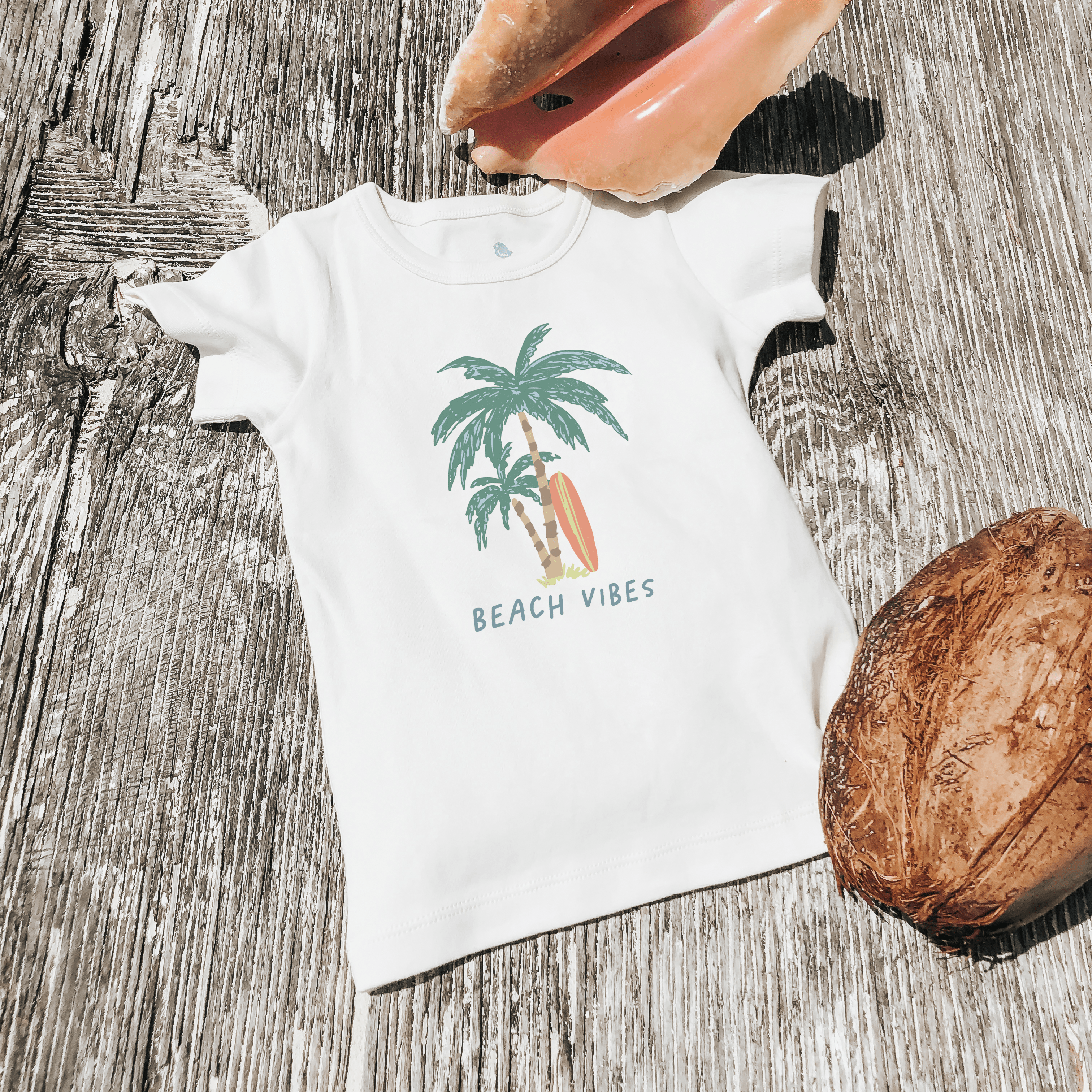 graphic tee | beach vibes palms 3