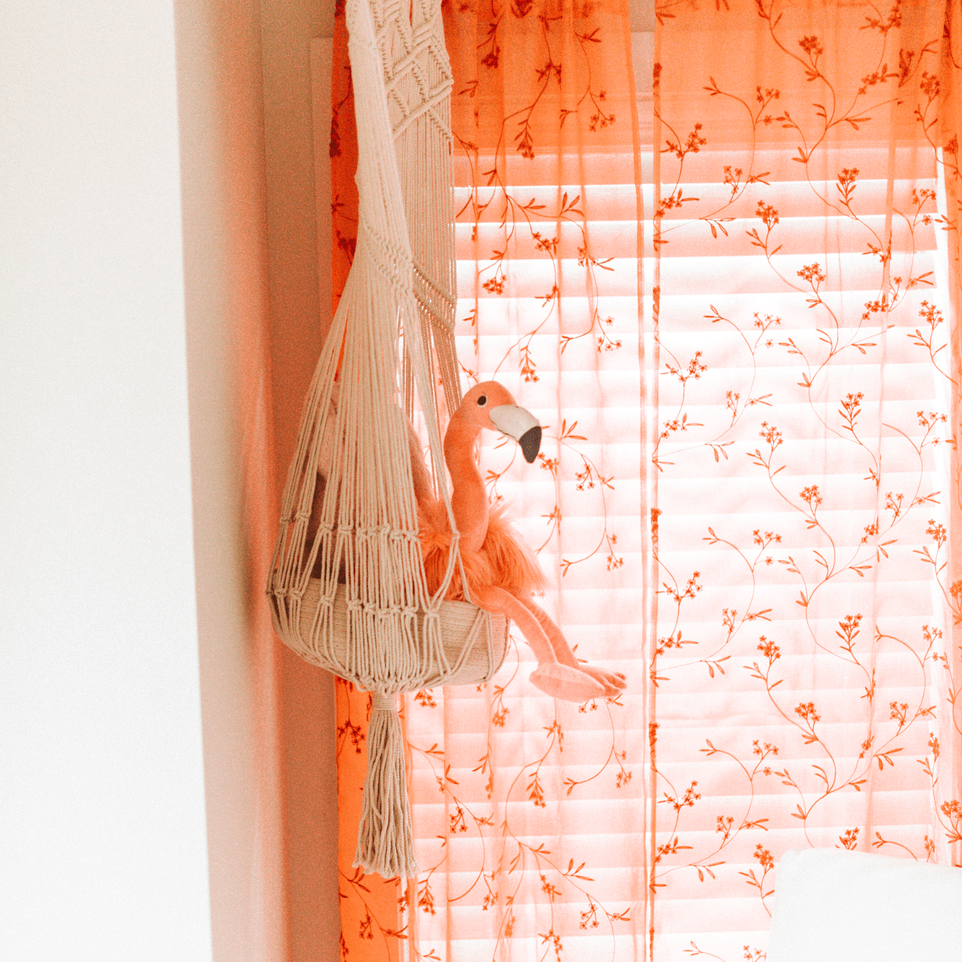 macrame toy hanging basket 3