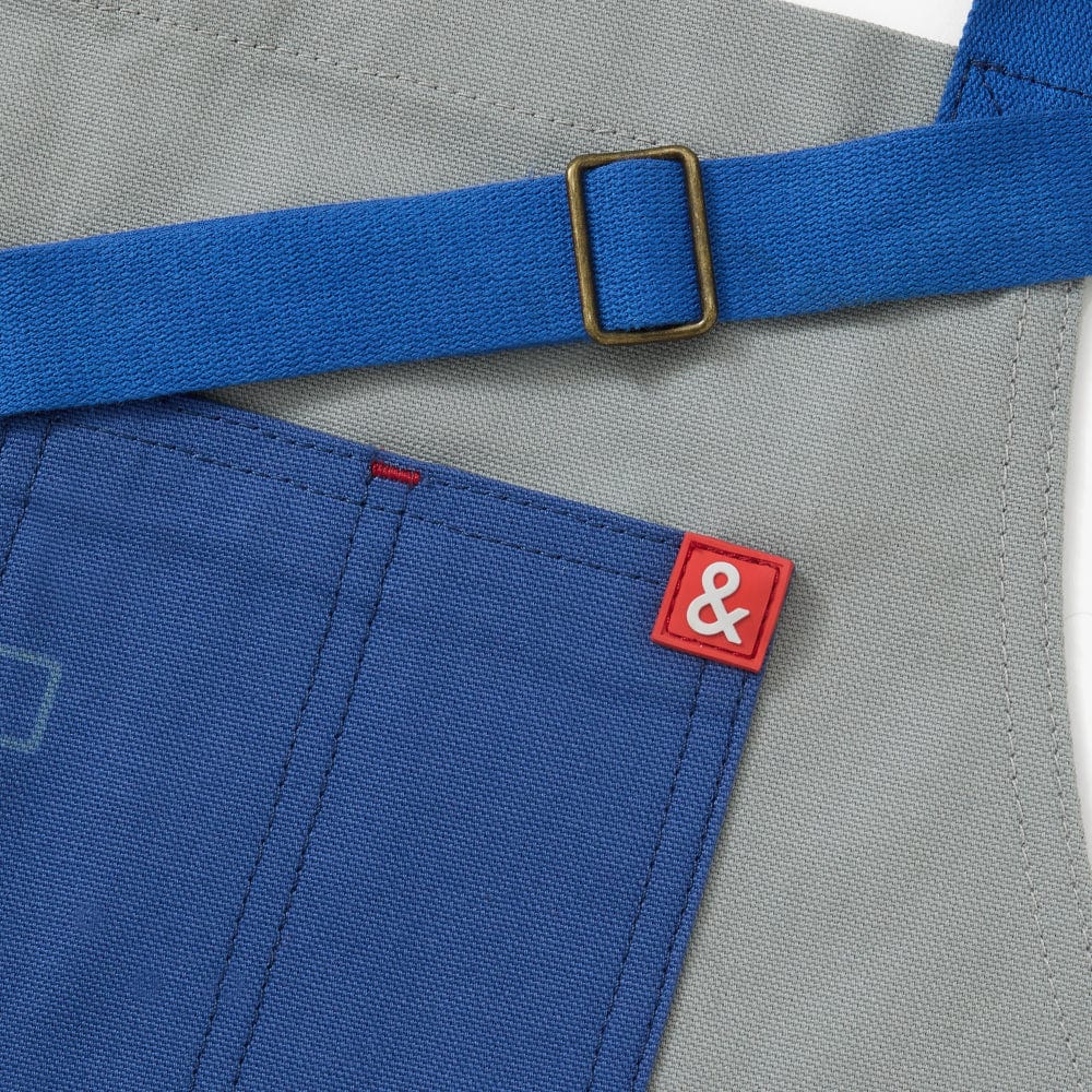 The Essential Apron - STAR WARS™ R2-D2 4