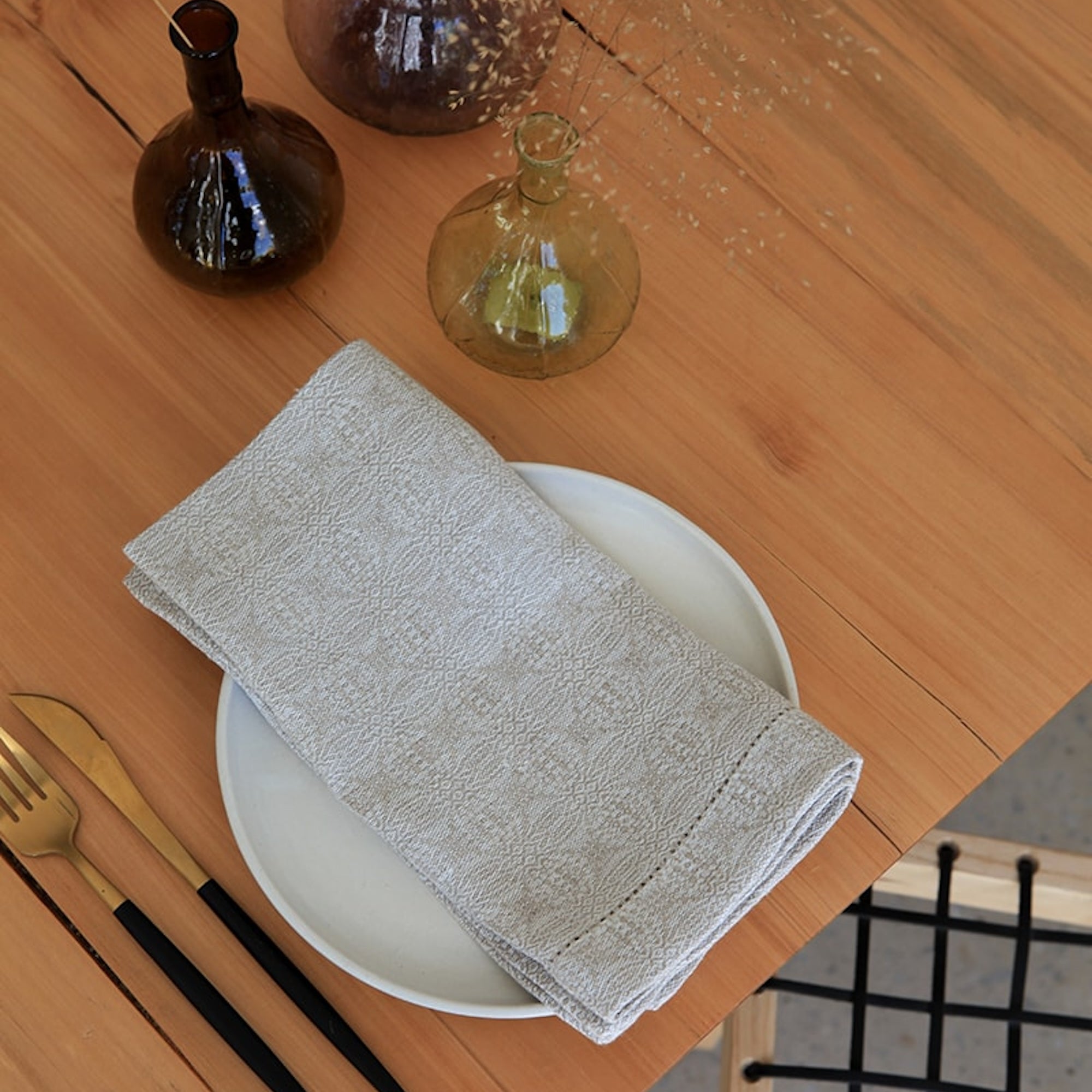 S/4 Cloverleaf Napkins - Natural 3