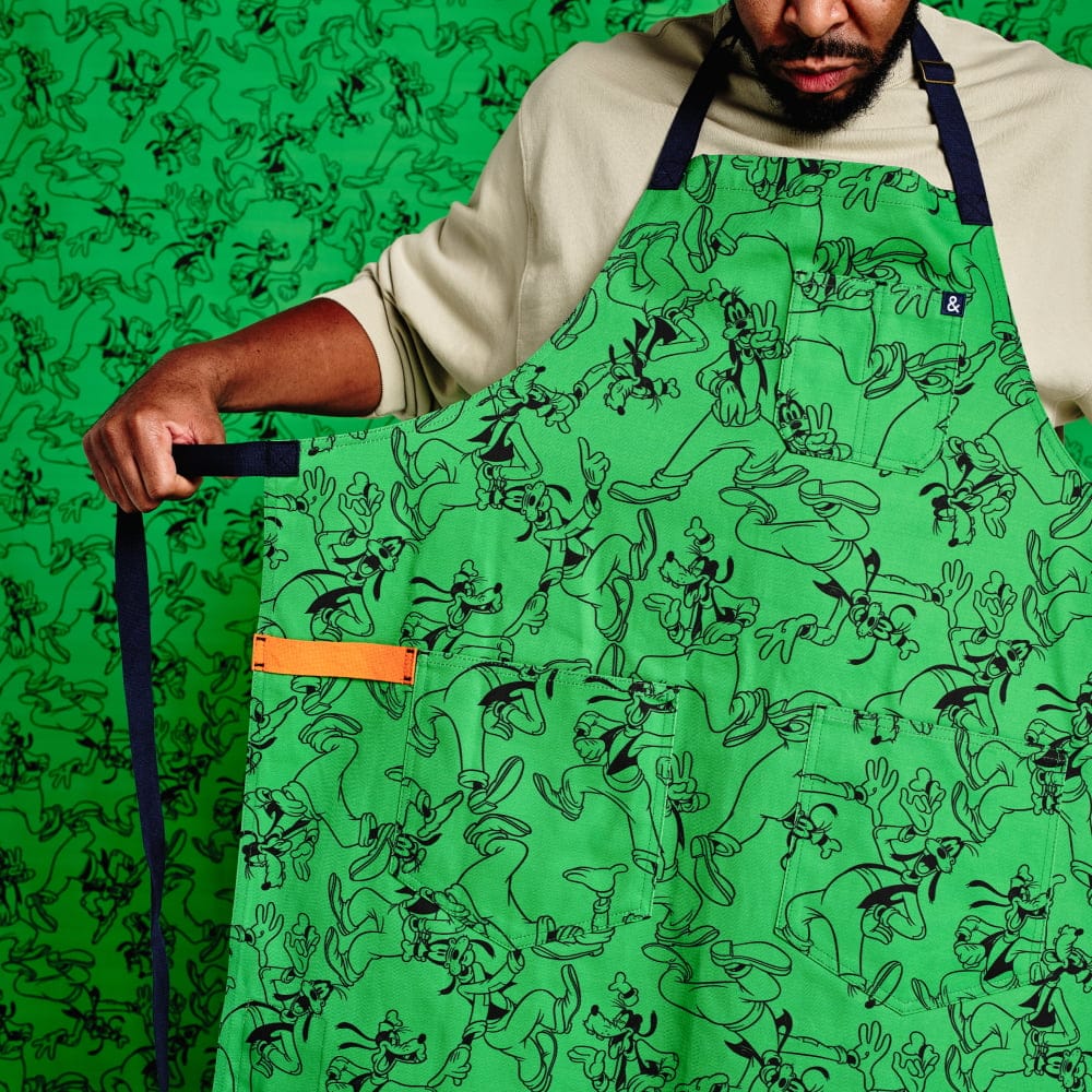 Disney's Goofy Essential Apron 6