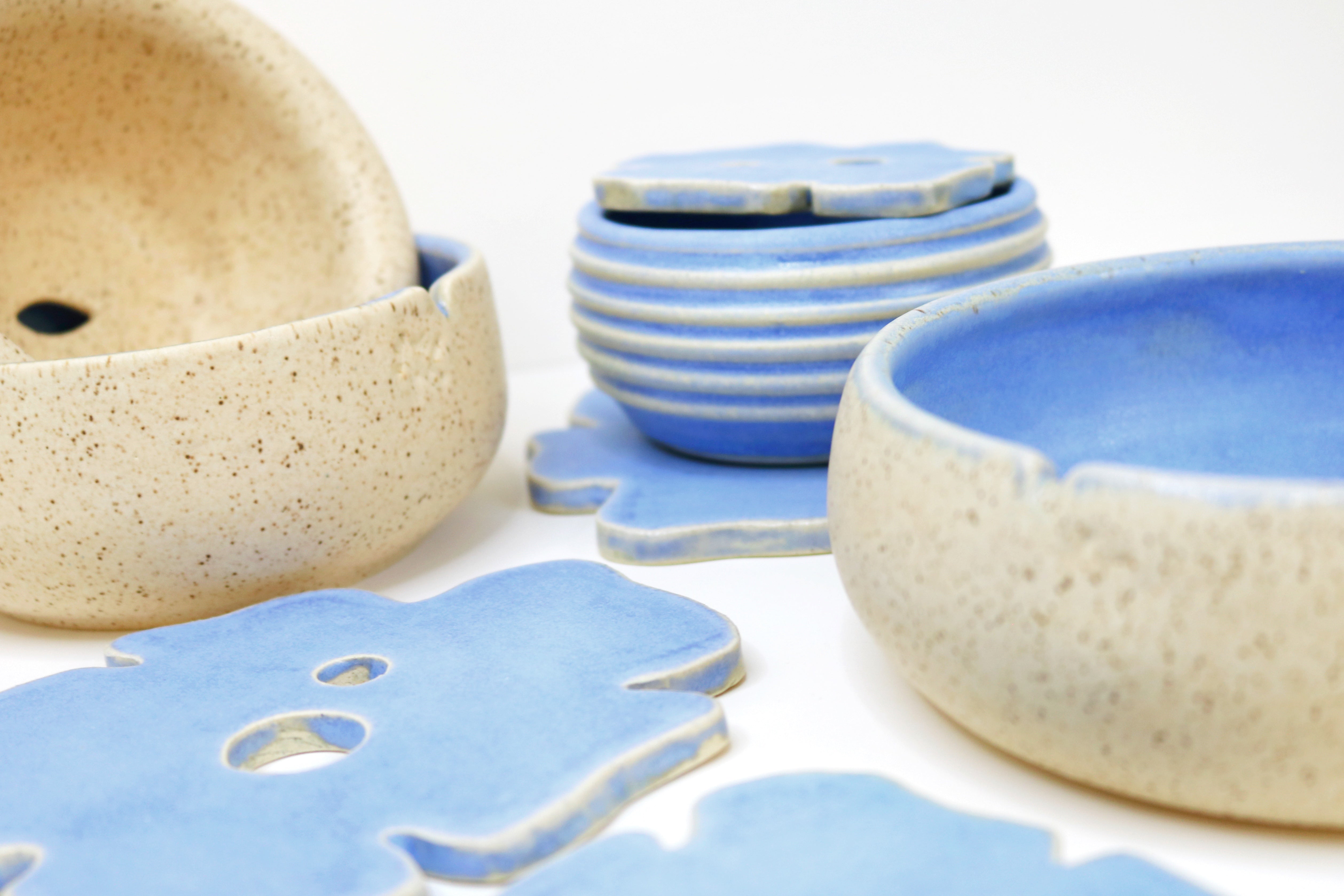 EMPTINESS POT Almond/Blu 7