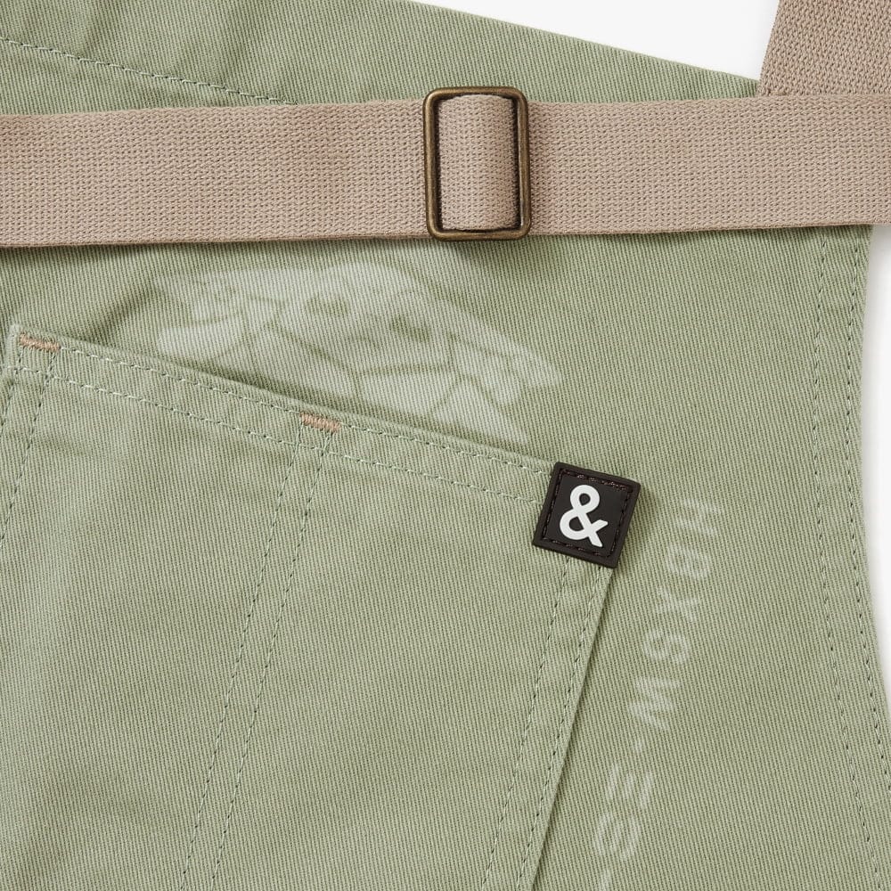 The Essential Apron - STAR WARS™ Grogu 9