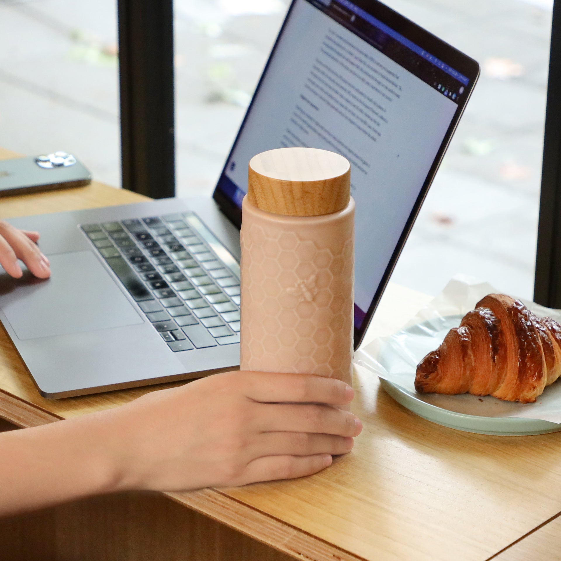 Honey Bee Travel Mug 16 oz 9