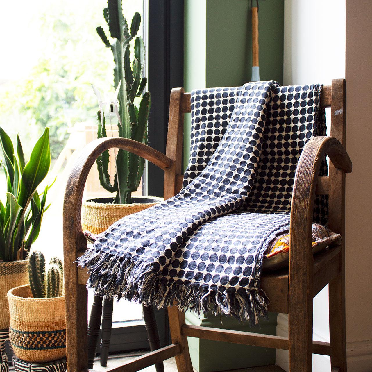 Tanzanian Handwoven Throw - Black Circles on White 3